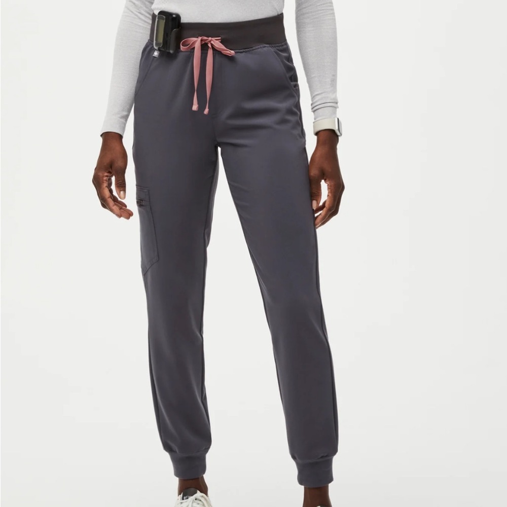 FIGS Charcoal Zamora™ High Waisted - Petite Jogger Scrub Pants
